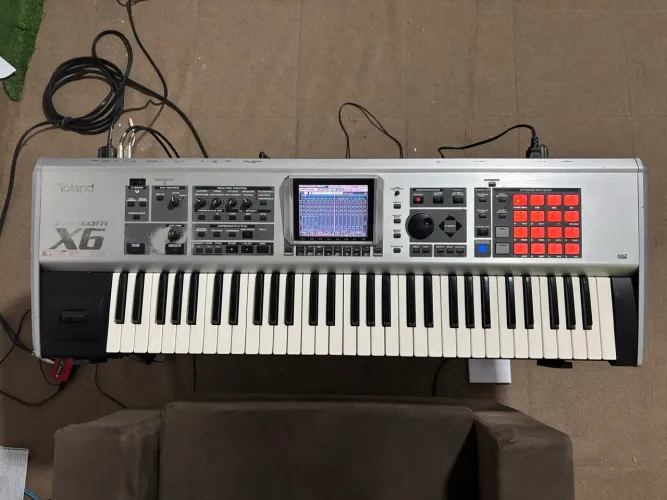 Roland Fantom X6 