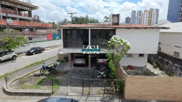 Casa à venda, no bairro Ilha do Retiro em Recife, 5 quartos, 420 m² de Terreno