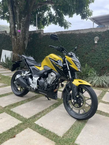 Vendo Nova CB300F Excelente Preço