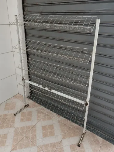 Expositor de ferro