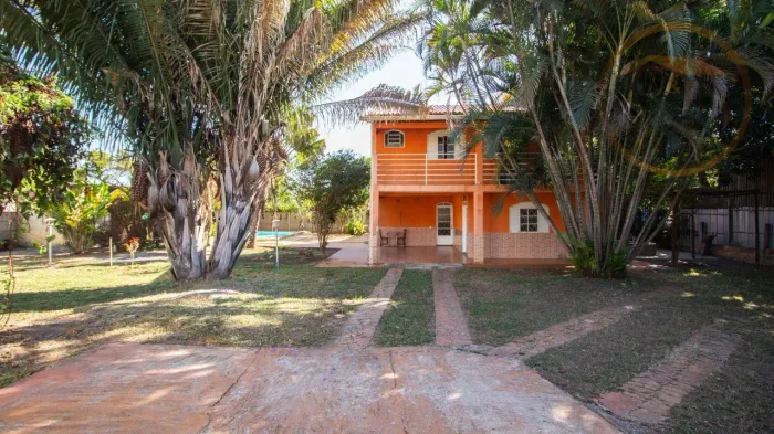 Casa à venda no Incra 9, com 4 quartos sendo 2 suítes, terreno de 1.000m²