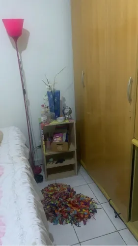 Quarto mobiliado para locação
