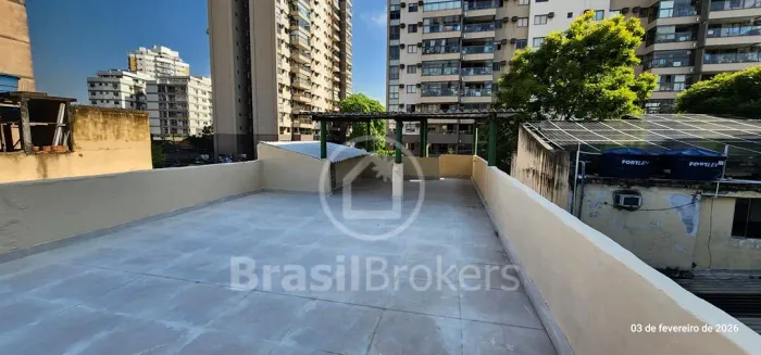 Casa de vila com terraço à venda no Cachambi