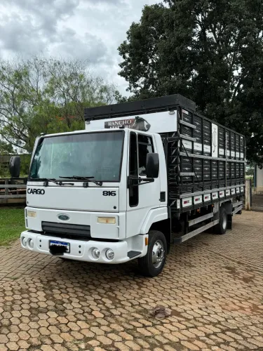 Caminhão Gaiola Cargo 816