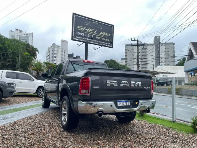 Ram Classic Laramie 5.7 V8 16V Gasolina 4X4 Aut. 2023