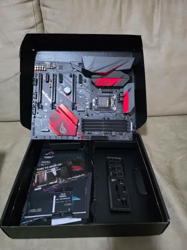 Placa-mãe Asus Rog Strix Z370-h Gaming Socket 1151 Ddr4