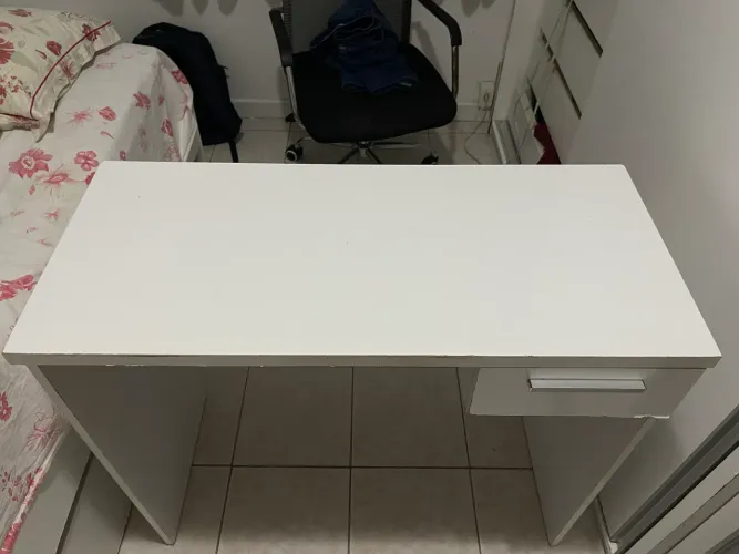 Mesa de Escritório / Escrivaninha Branca com Gaveta