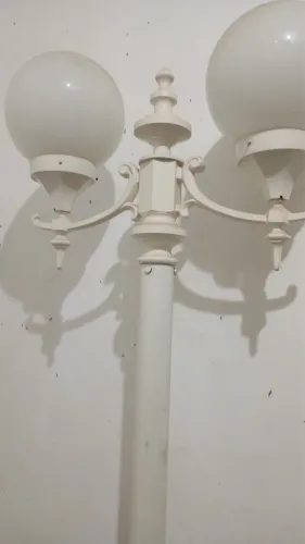 Poste iluminado 