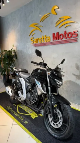 Yamaha FZ25 Fazer 2020 - Preta