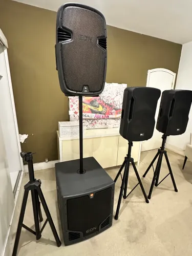 Valor individual por item Caixas de Som semi novas JBL e nova SoundCast