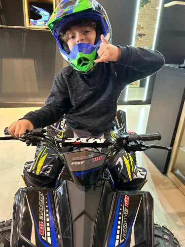 Mini quadriciclo