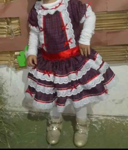 Alugo vestido de festa caipira