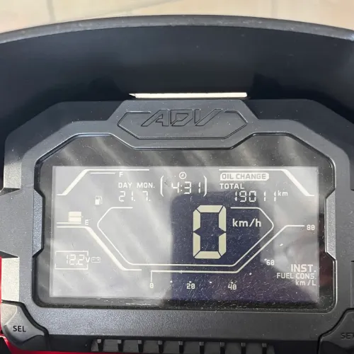 Vendo ADV 150 em bom estado