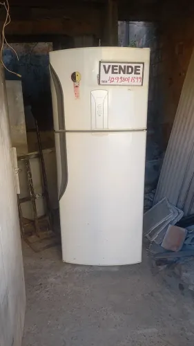 Vende se geladeira (fazemos a entrega)