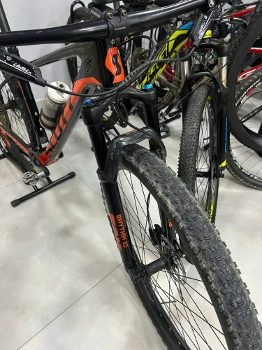 Suspensão Fox rythim aro 29 100mm SEM DETALHES