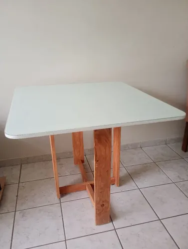 Mesa de jantar 4 lugares