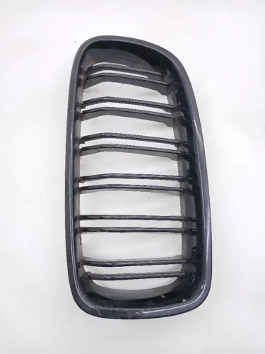 Grade Esquerda Parachoque Dianteiro Bmw 320i 2.0 2018