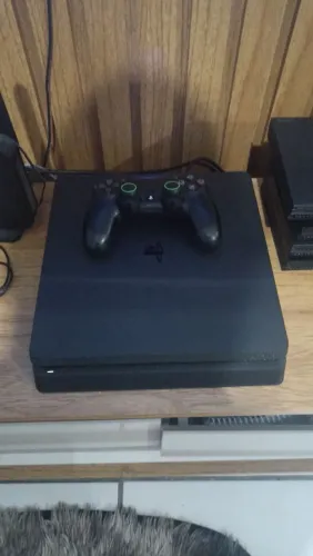 Playstation 4 slim 1 tera nunca aberto na versão 13.52 com 3 meses de garantia