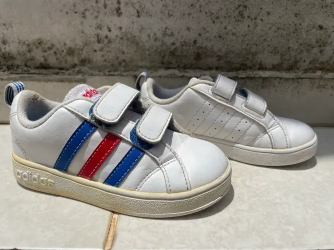 Tênis Adidas
