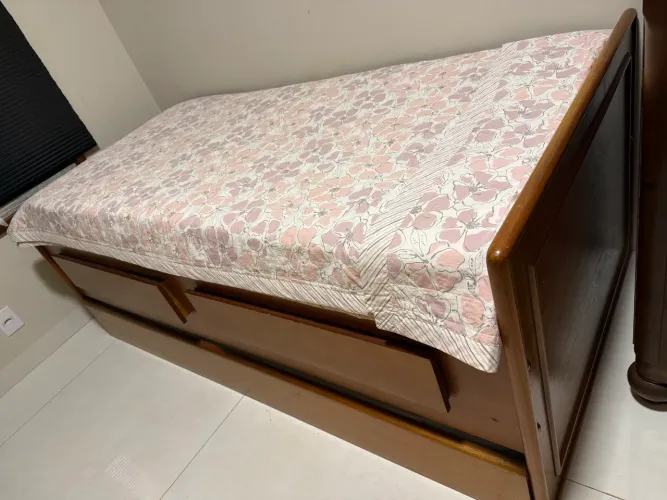 Vendo bicama de madeira