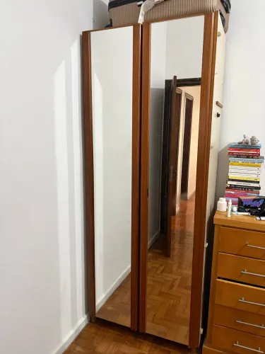Armário madeira maciça 2 portas com espelho