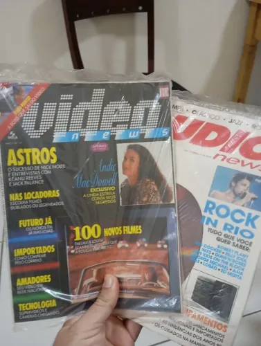Duas revistas lacradas , áudio news e vídeo news