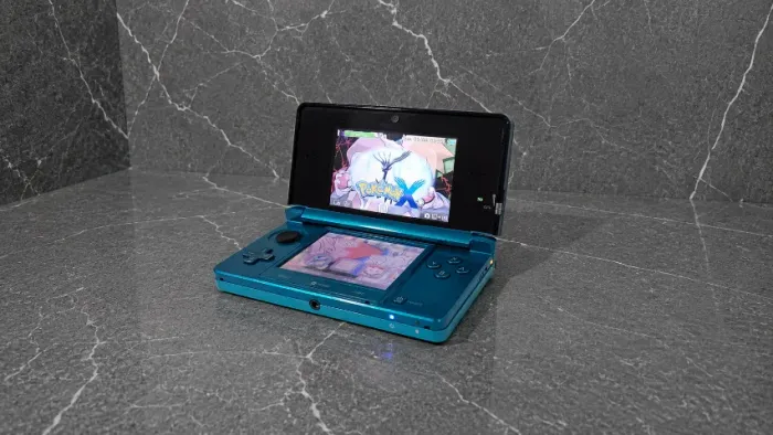 Nintendo 3DS Desbloqueado 32GB - Ótimo Estado e Pronto para Jogar