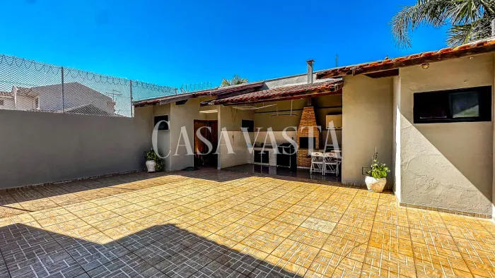 Casa à venda, 03 quartos, Bairro Jardim Nova Yorque