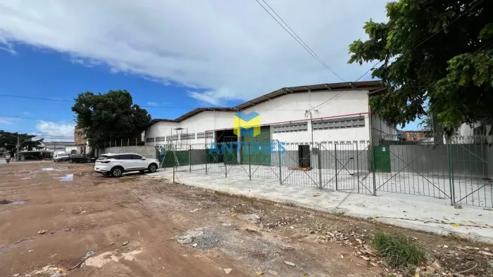 Alugue Galpão 1.100m² na Imbiribeira, com Sistema de Hidrante