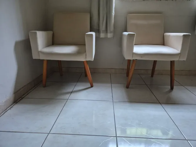 Vendo duas cadeiras 