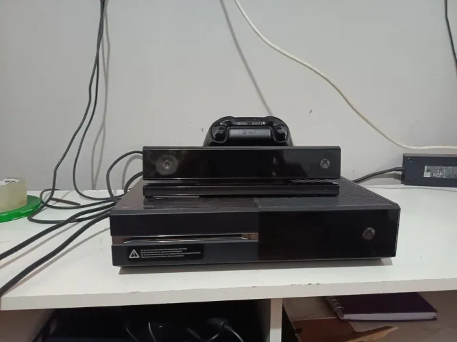 Xbox one kit com Kinect e 6 Jogos Just dance mídia física edigital