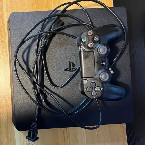 Vende-se Ps4 slim