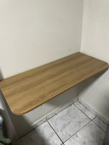 Mesa dobrável de parede