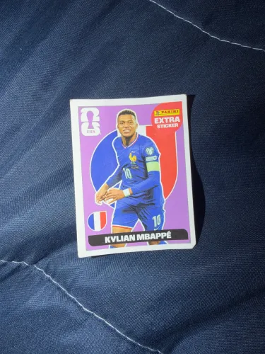 Figurinha Legends de Kylian Mbappé roxo