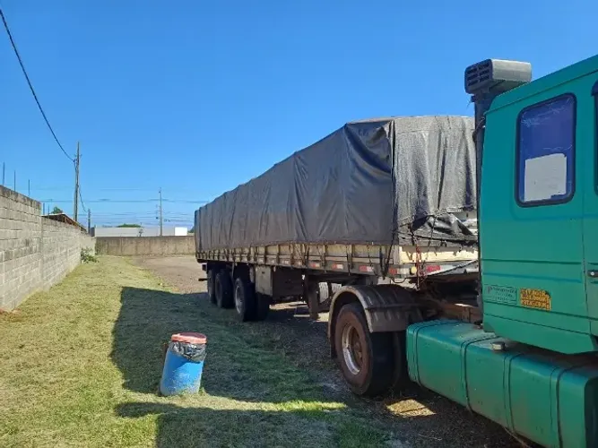 Vende caminhão com carreta canguru