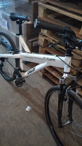 Bicicleta Caloi de alumínio aro 26