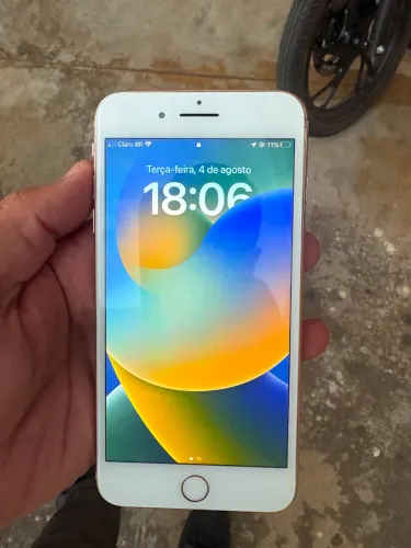 iPhone 8 Plus. 64gb