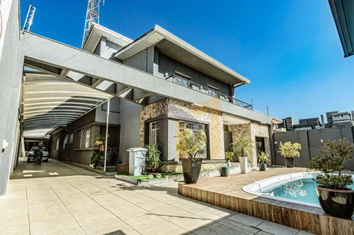 Casa com 2 dormitórios para alugar, 1 m² por R$ 14.904,84/mês - Cristo Rei - Curitiba/PR