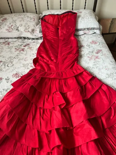 Vestido vermelho de festa