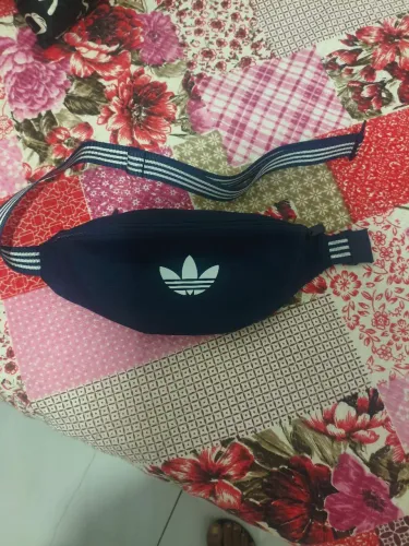POCHETE ADIDAS SUPER ESPAÇOSA 