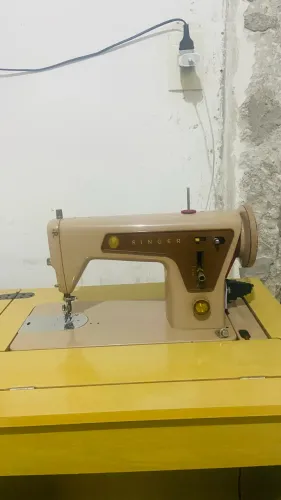 Máquina de Costura Singer 660 - Revisada, Perfeita + Gabinete