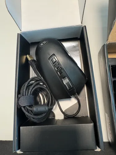 Combo com teclado, mouse e mouse pad