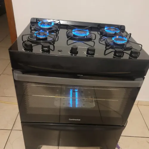 Vendo este fogão funciona as boca e o forno automático