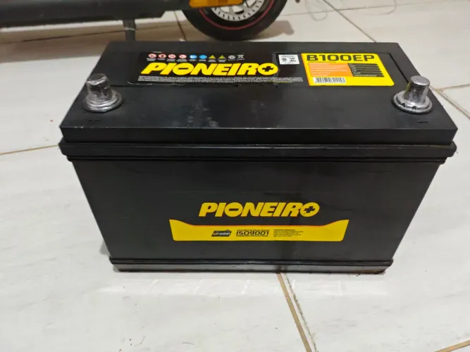 Bateria 100 amperes pioneiro Semi nova com garantia