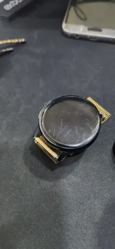 Samsung SM-R820 Active 2 não liga com problema.