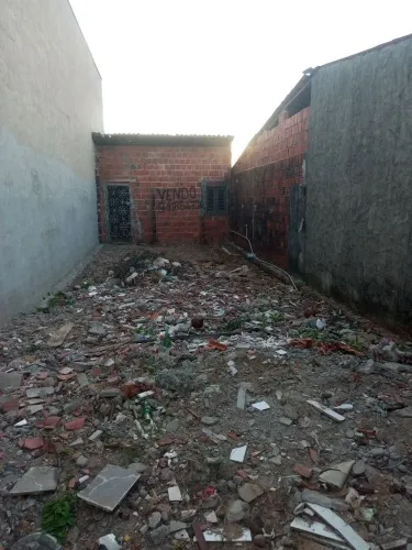 Vendo terreno muito bom comércio perto casas terreno plano