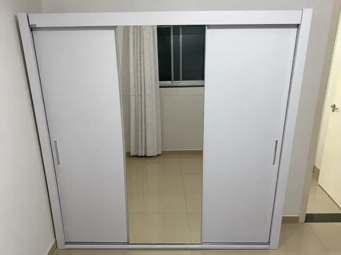 Guarda - Roupa