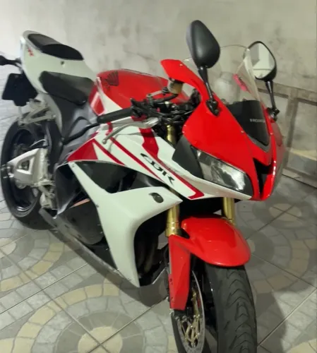 Cbr 600 rr 2012 a venda