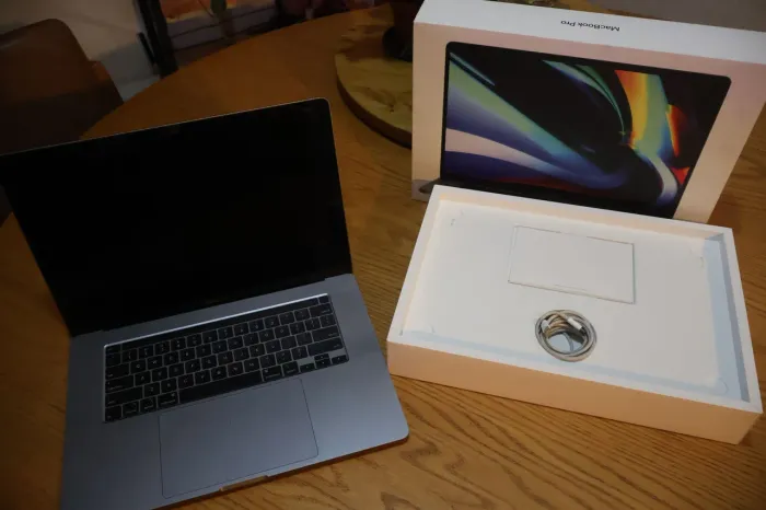 MacBook pro 16'' i tel core i7 512gb SSD 2019