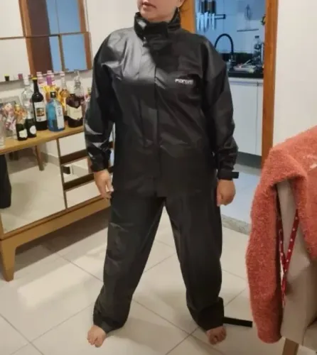 Capa de chuva feminina